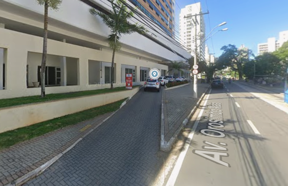 Rampa de acesso Easy Office Campinas. Embarque e desembarque.